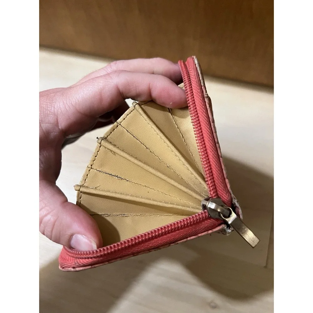 Luciano Valentino Pink‎ Embossed Accordian Zippy Wallet Zip Card Slots Pockets